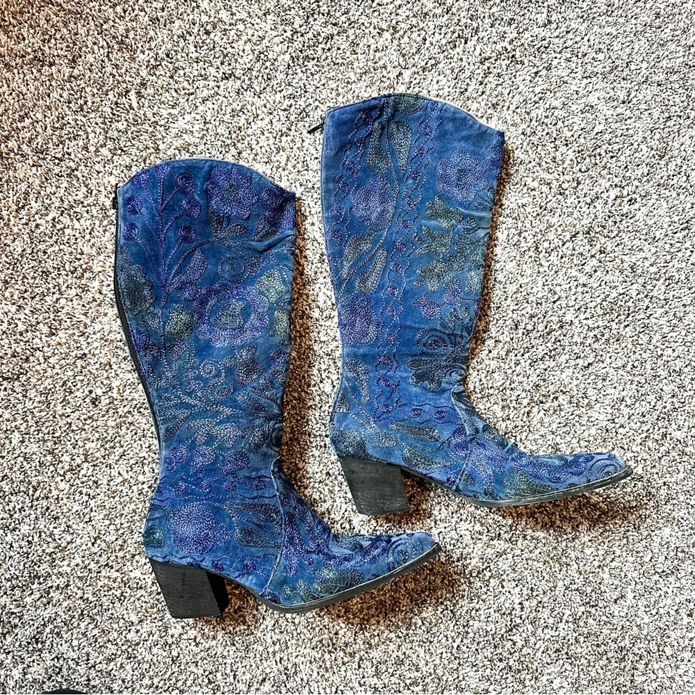 Artemis Design Co. Blue Block Heel Embroidered Suede Boots Size 39